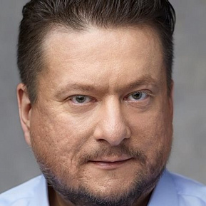 Дмитрий Комиссаров