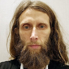 Лев Ушаков