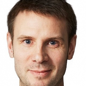 Оливер Хьюз