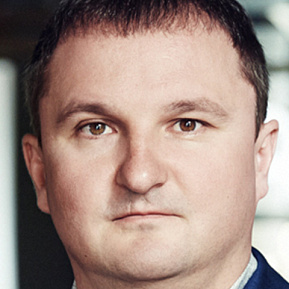 Александр Ефремов