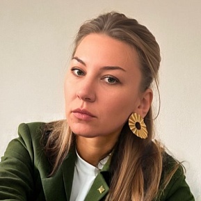 Анна Савина