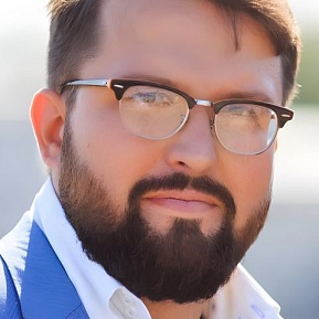 Роман Аветисов