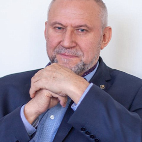 Геннадий Шаров