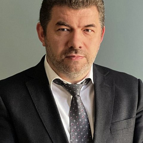 Олег Казанов