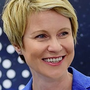 Елена Шмелева