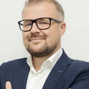 Олег Сергеенко