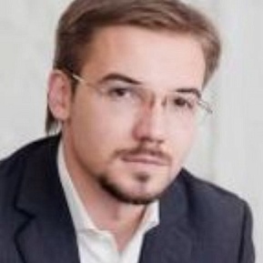 Александр Савельев