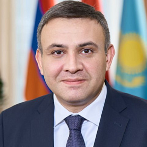 Варос Симонян