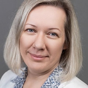 Анна Попова