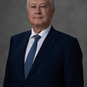 Валентин Уваров