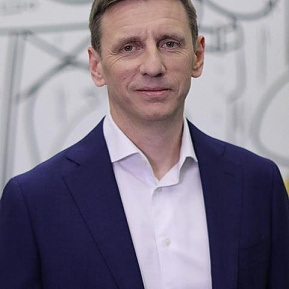 Роман Максимов