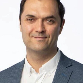 Евгений Бажов