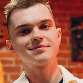 Евгений Лавровский