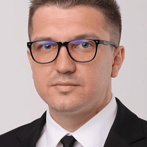Максим Тихонов