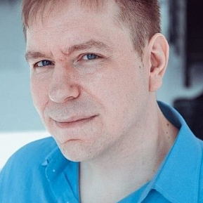 Александр Дементьев