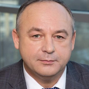 Олег Артамонов