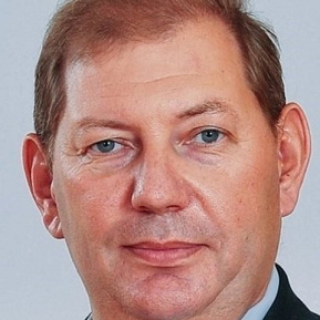 Артем Левин