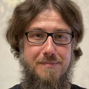 Лев Николаев