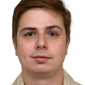 Роберт Мустакимов