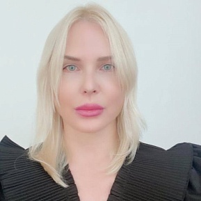 Елена Чичканова