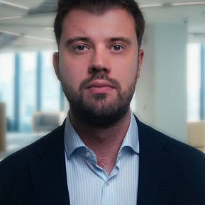 Максим Власов