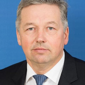 Александр Савенков