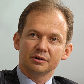 Михаил  Амирджанов