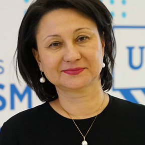 Лариса Ефремова