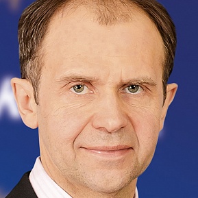 Петр Синютин