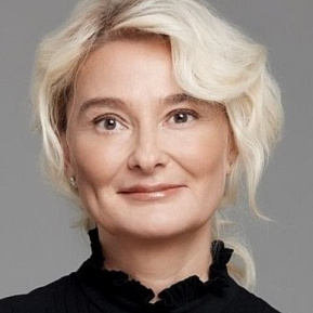 Анна Дычева-Смирнова