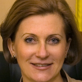 Анна Попова