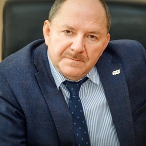Юрий Офицеров