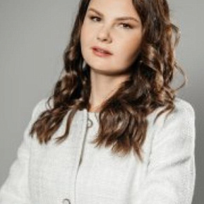 Полина Давыдова