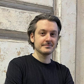 Илья Найшуллер