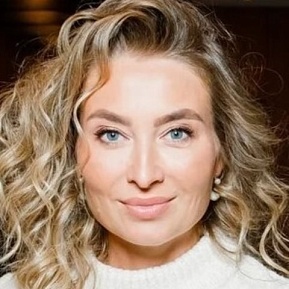 Елена Эбади