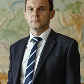 Евгений Петров