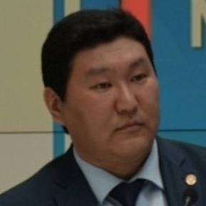 Юрий Семенов