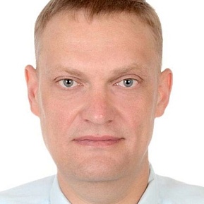 Роман Храмов